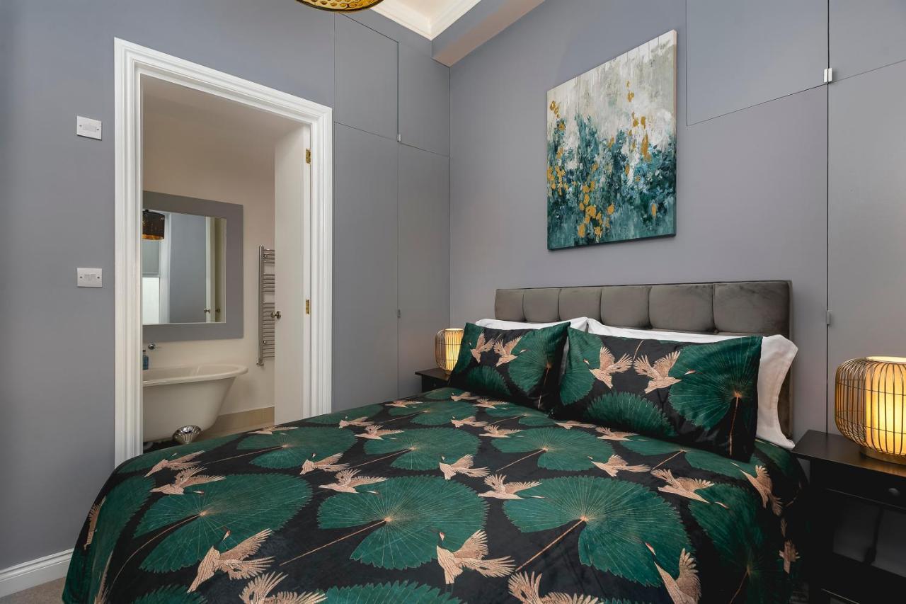 Marine Parade Sea View 2-Bedroom Apartment Brighton Exterior photo