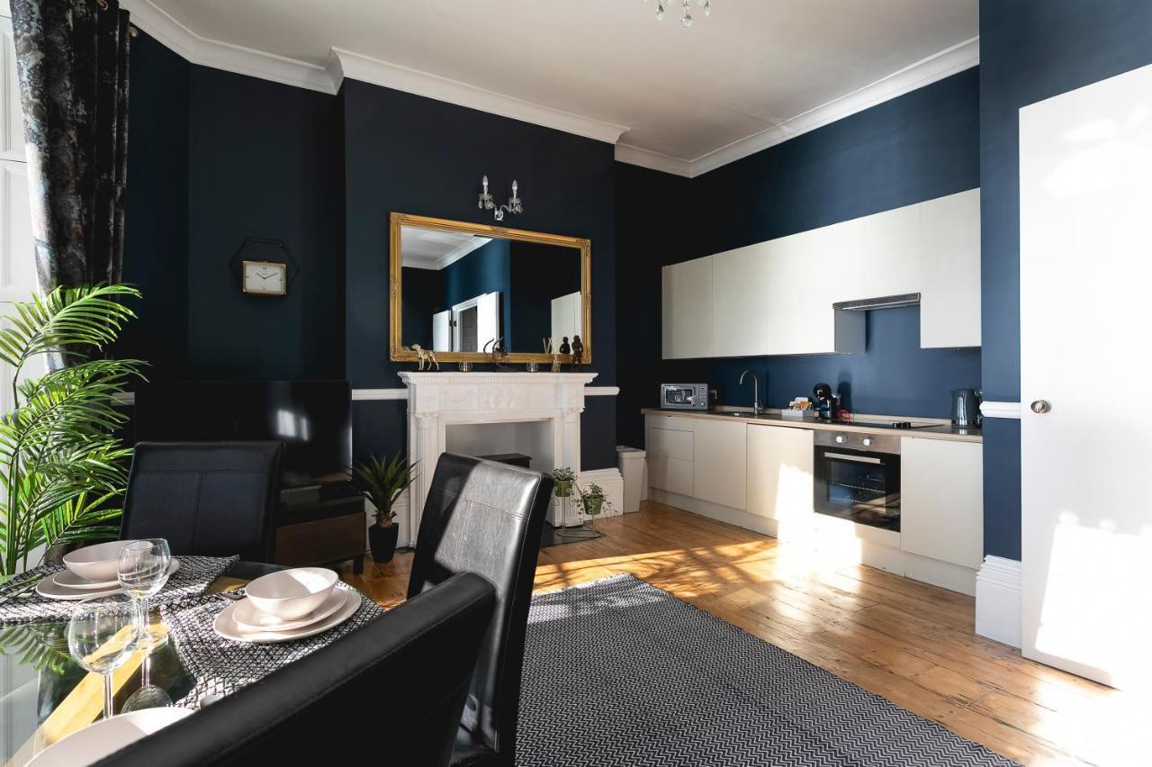 Marine Parade Sea View 2-Bedroom Apartment Brighton Exterior photo